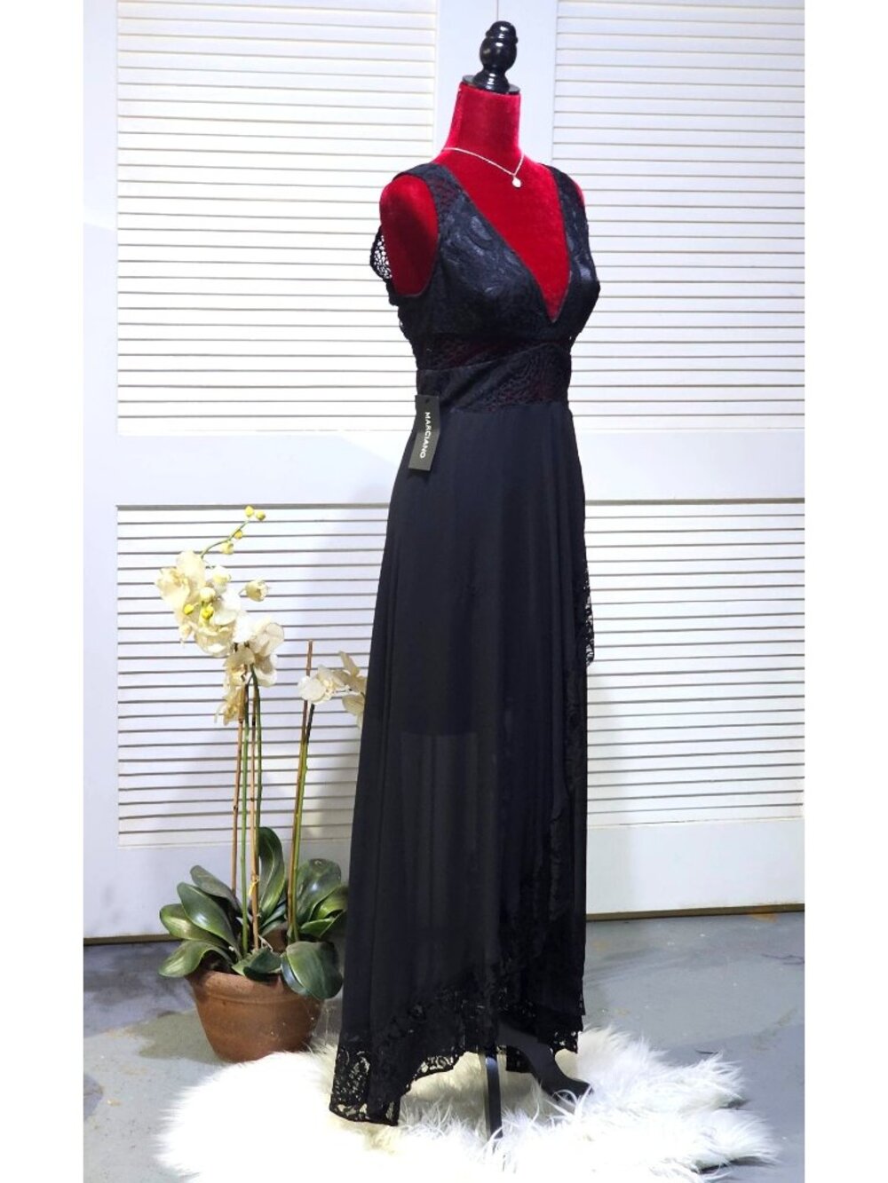 NWT Marciano Women's Black Lace Maxi Dress Sheer Overlay Deep V-Neck Sz 6 2562 - Picture 3 of 11